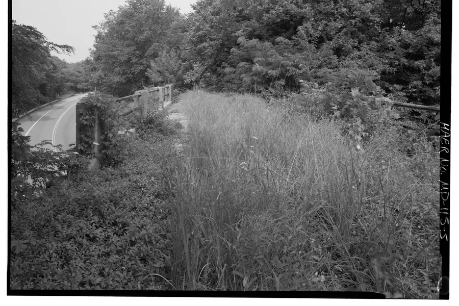 The railroad that raced the river